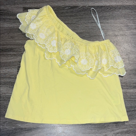 Lilly Pulitzer Yellow One-Shoulder Ruffle Blouse size Medium - Picture 3 of 7